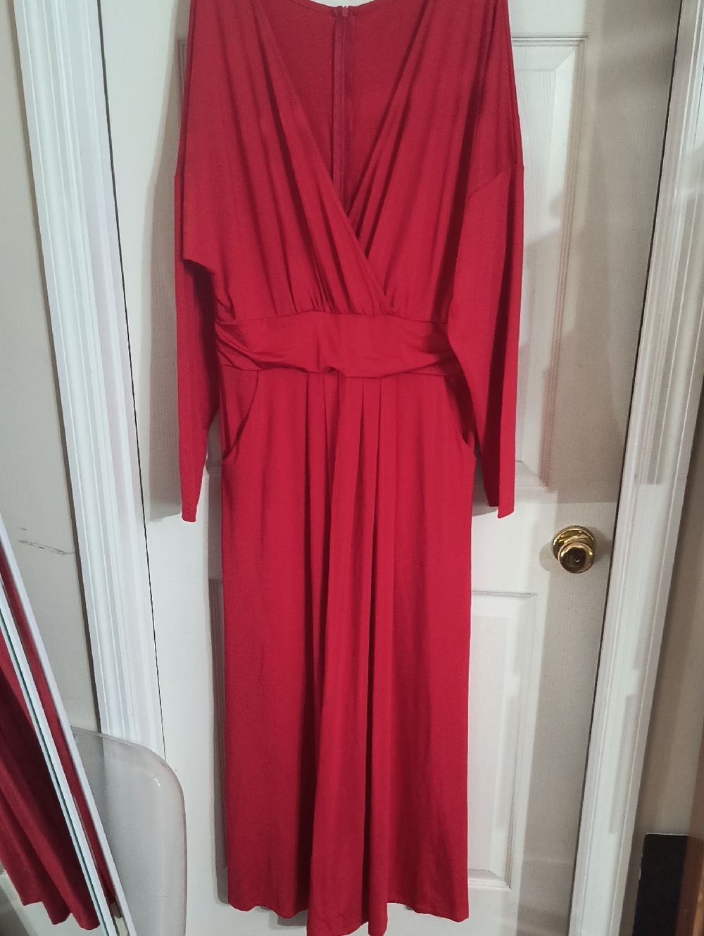 Beautiful Red V-Neck Long Sleeve Maxi Dress With Pockets